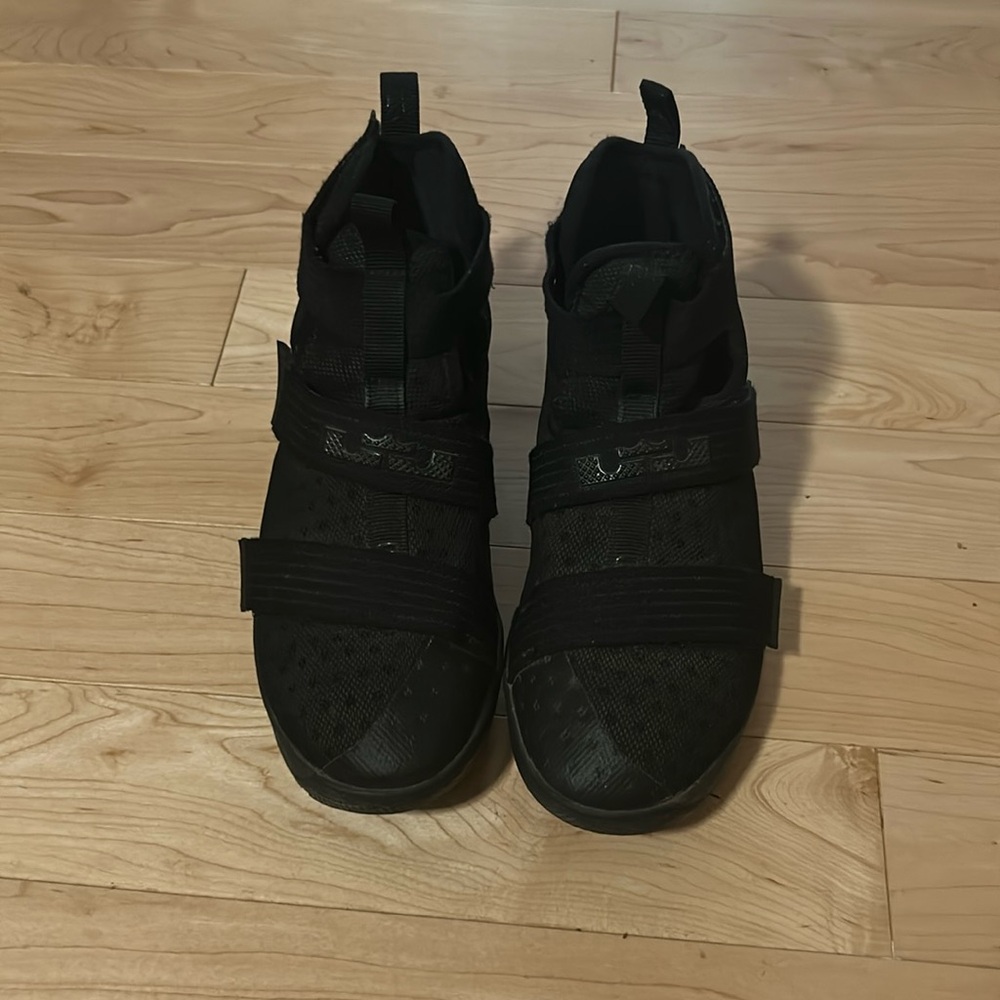 Nike Lebron youth